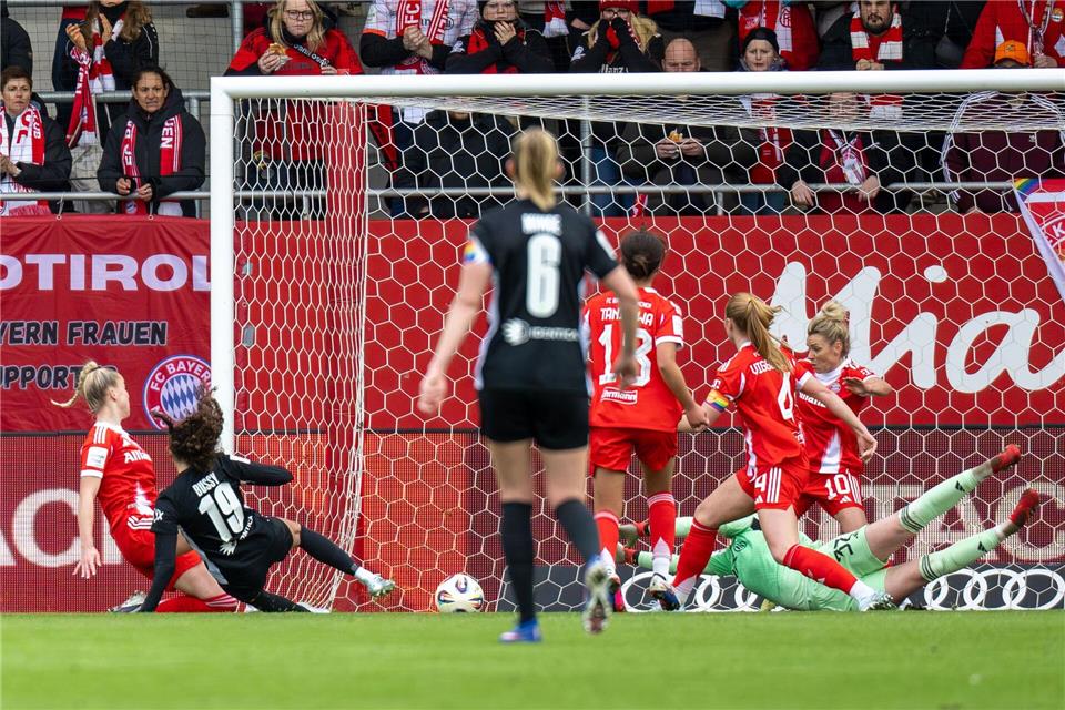 Das Tor von Kessya Bussy reichte Wolfsburg bei weitem nicht. Ulrich Gamel/dpa