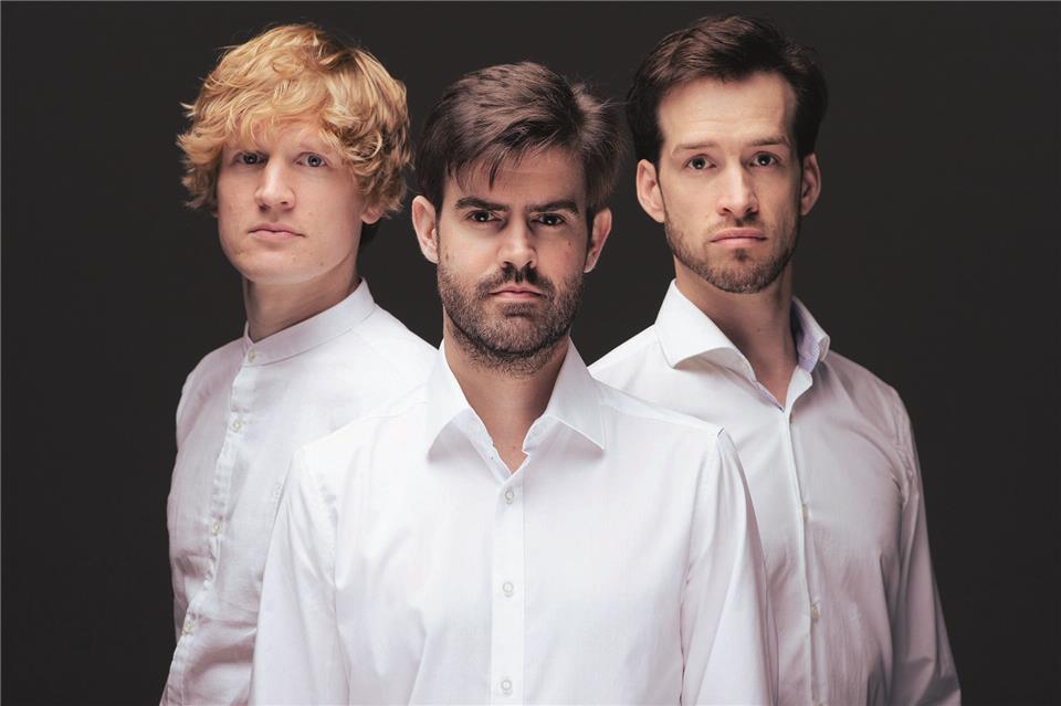 Das Trio Adorno gastiert im Rittersaal des Schlosses.