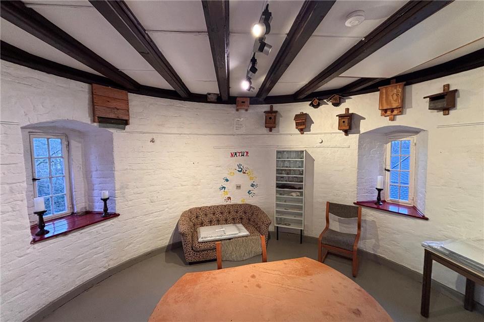 Das Turmzimmer im zweiten Stock könnte künftig als außergewöhnliche Schlafstätte dienen.