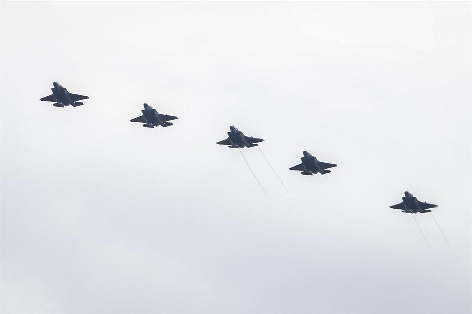 Das US-Militär greift erneut Ziele im Iran an. (Archivbild)Kendall Torres Cortés/dpa