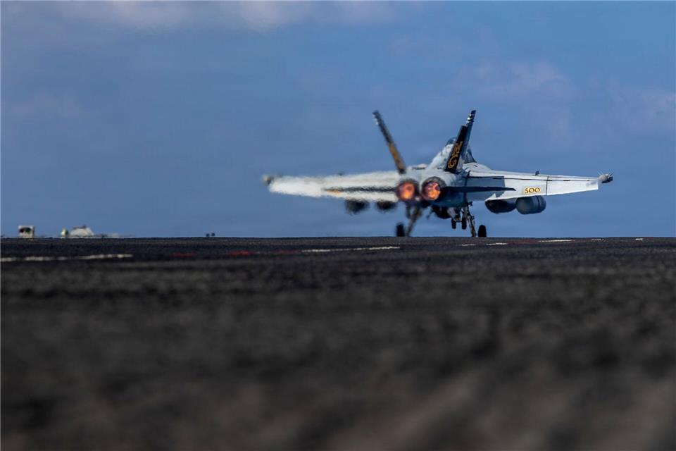 Das US-Militär spricht von angegriffenen militärischen Zielen im Iran. (Archivbild)Seaman Daniel Kimmelman/US Navy/AP/dpa