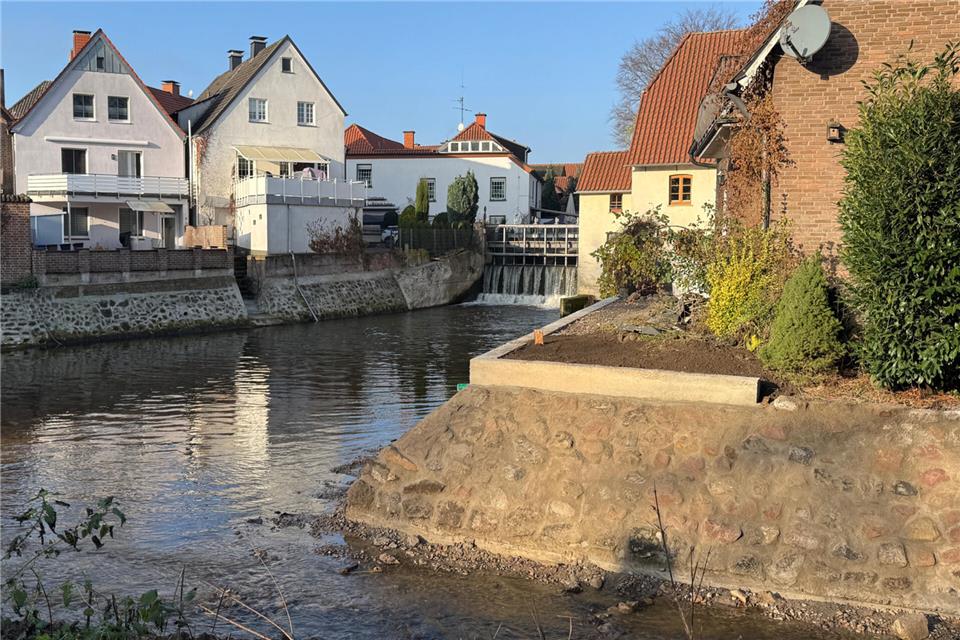 Das Ufer am rechten Bildrand ist nach dem Abrutschen 2023 wieder hergestellt.