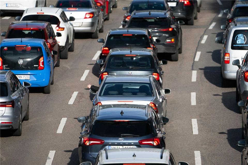 Das Umweltbundesamt spricht vom Straßenlärm als der dominierenden Lärmquelle in Deutschland. (Symbolfoto)Marijan Murat/dpa