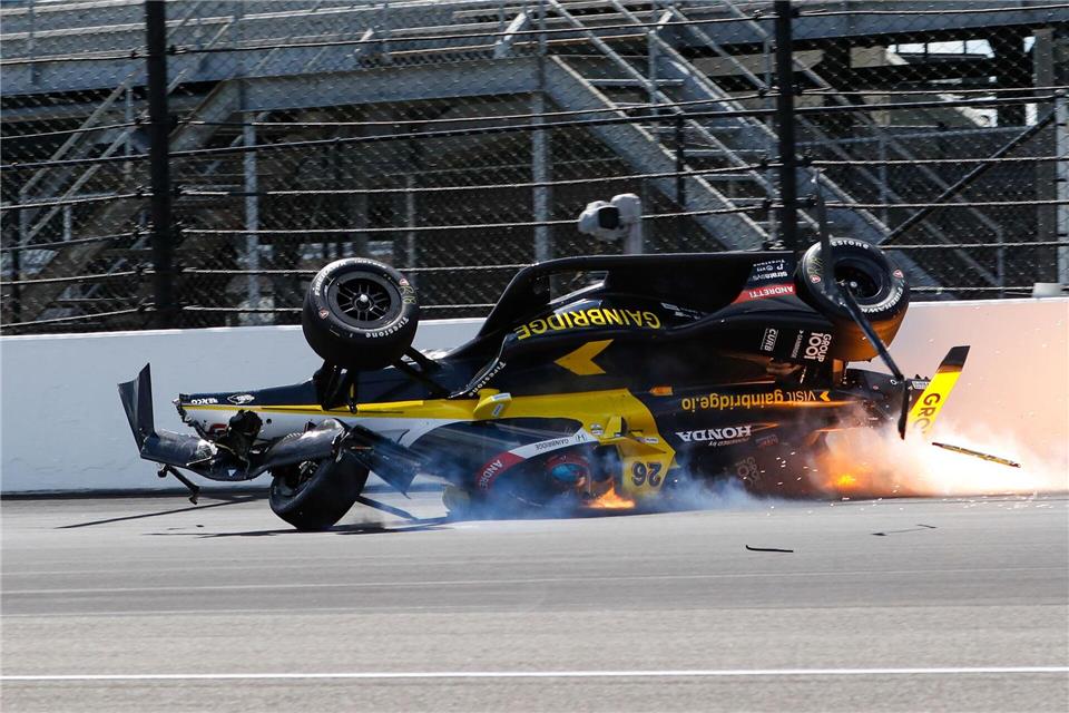 Das Unfall-Risiko ist bei den Indy 500 hoch. (Archivbild)Kirk DeBrunner/AP/dpa