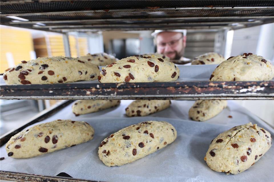 Das Unternehmen ist vor allem für den Halberstädter Domstollen bekannt, der im Keller des Doms reift. (Archivbild)Matthias Bein/dpa