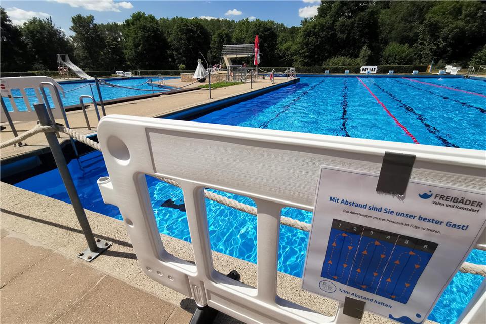 Das Velener Freibad hat deutlichen Sanierungs- und Modernisierungsbedarf, sagt die Stadtverwaltung.