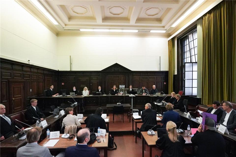Block-Prozess: Anträge auf Verfahrensabtrennung abgelehnt Das Verfahren dreier Angeklagter im Block-Prozess wird nicht abgetrennt. (Archiv)Marcus Brandt/dpa Pool/dpa
