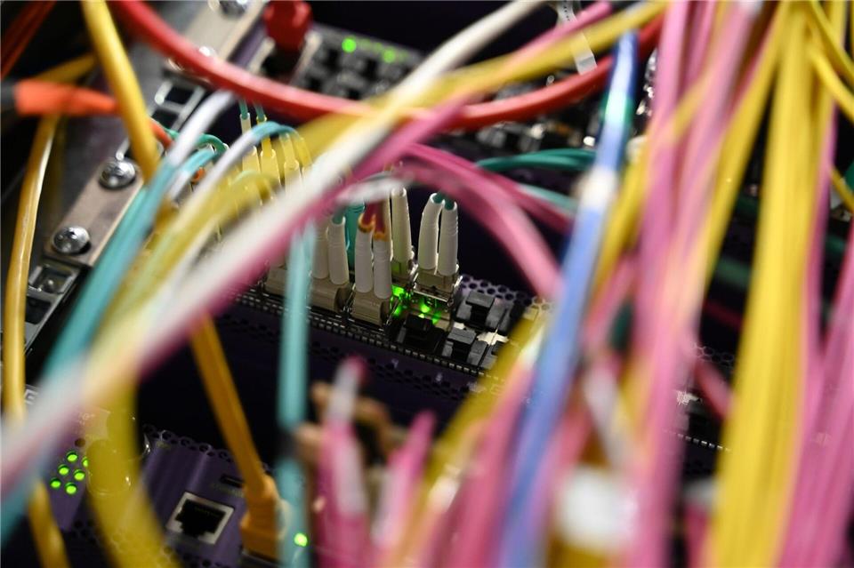 Das Verfahren wird von der Zentralstelle für Cybercrime Nordrhein-Westfalen bei der Staatsanwaltschaft Köln geführt. (Symbolbild)Helena Dolderer/dpa