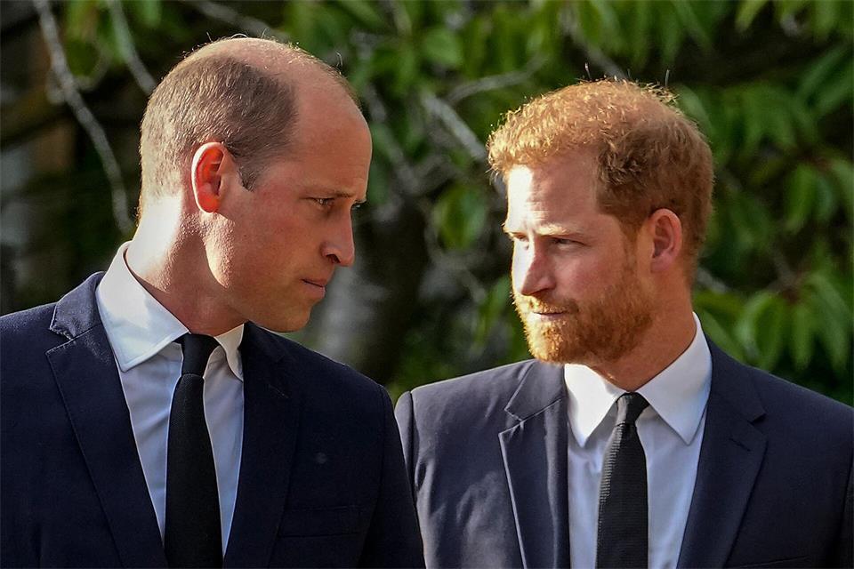 Das Verhältnis Harrys zu seinem Bruder William soll zerrüttet sein. (Archivbild)Martin Meissner/AP/dpa