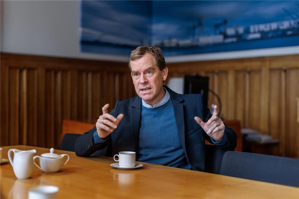 Das Verhältnis zwischen Politik und Gesellschaft hat sich laut Ulf Kämpfer in den letzten Jahren spürbar gewandelt. (Archivbild)Markus Scholz/dpa