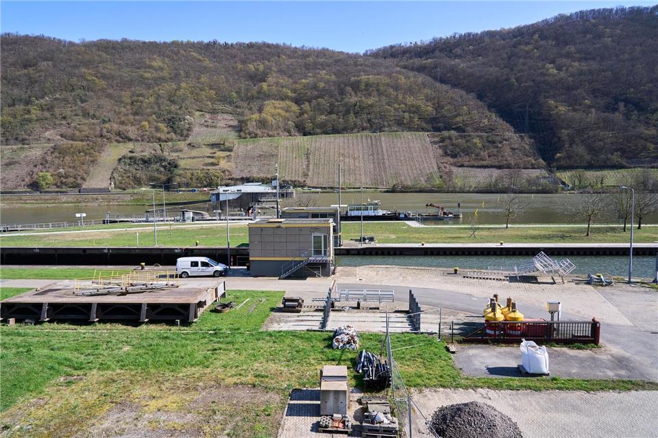 Das Verkehrssystem ist dem Experten zufolge gut überwacht, jedoch anfällig für natürliche Einflüsse wie Hochwasser oder Eis.Sascha Ditscher/dpa