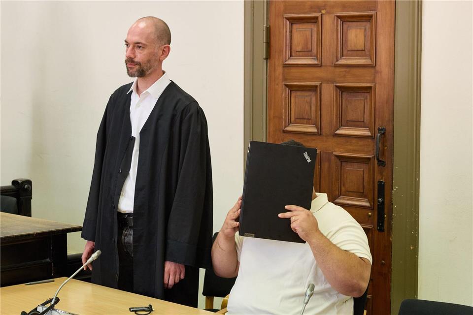 Das Verlesen der Anklage dauerte fast zwei Stunden.Georg Wendt/dpa
