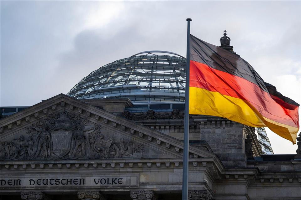 Das Vertrauen ins Parlament ist angekratzt. (Archivbild)Monika Skolimowska/dpa