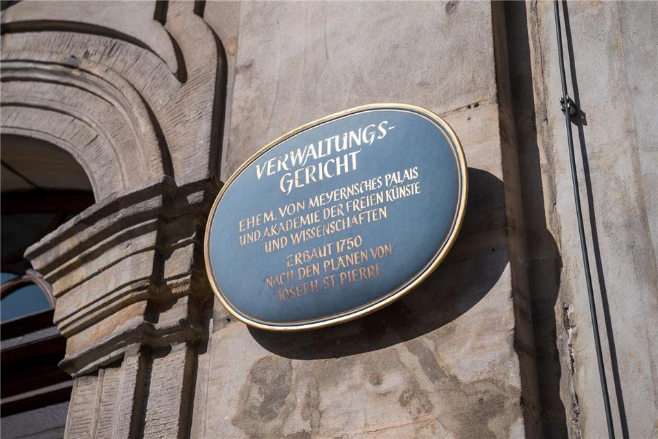 Das Verwaltungsgericht Bayreuth entschied, dass der AfD-Politiker Höcke nicht im Kreis Bayreuth reden darf. (Symbolbild)Daniel Vogl/dpa