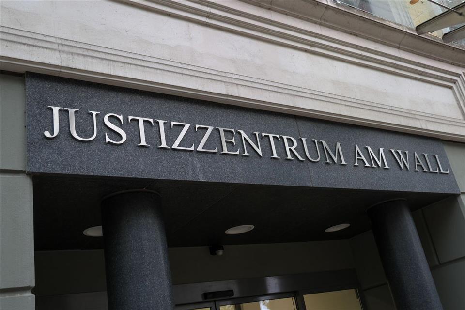 Das Verwaltungsgericht entschied, dass der Forscher weiter mit Affen experimentieren darf - allerdings unter Auflagen. (Archivbild)Focke Strangmann/dpa