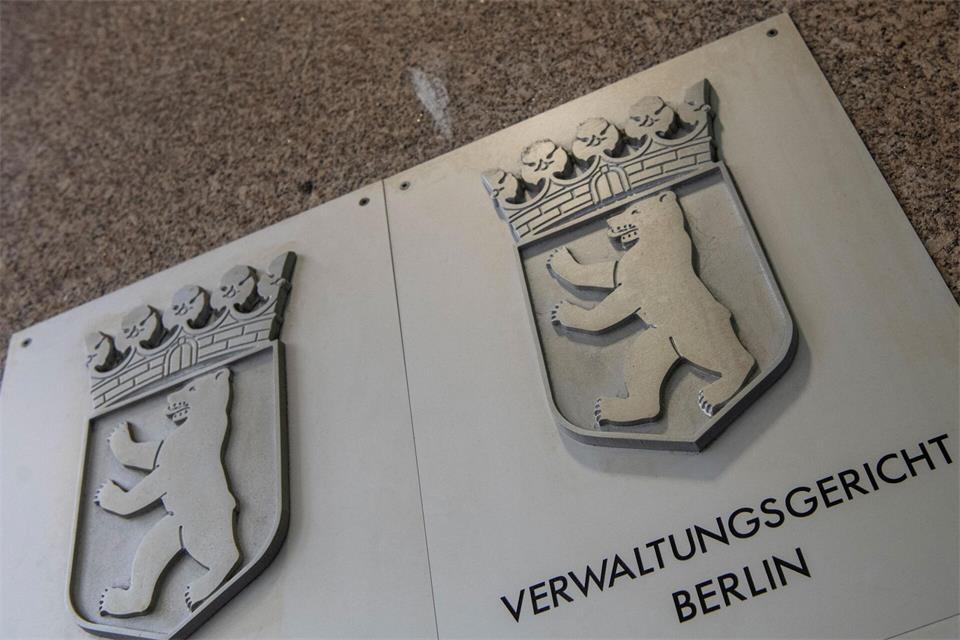Das Verwaltungsgericht hat im Streit um befristete, möblierte Vermietung in bestimmten Gebieten den Bezirken den Rücken gestärkt. (Symbolbild)Paul Zinken/dpa