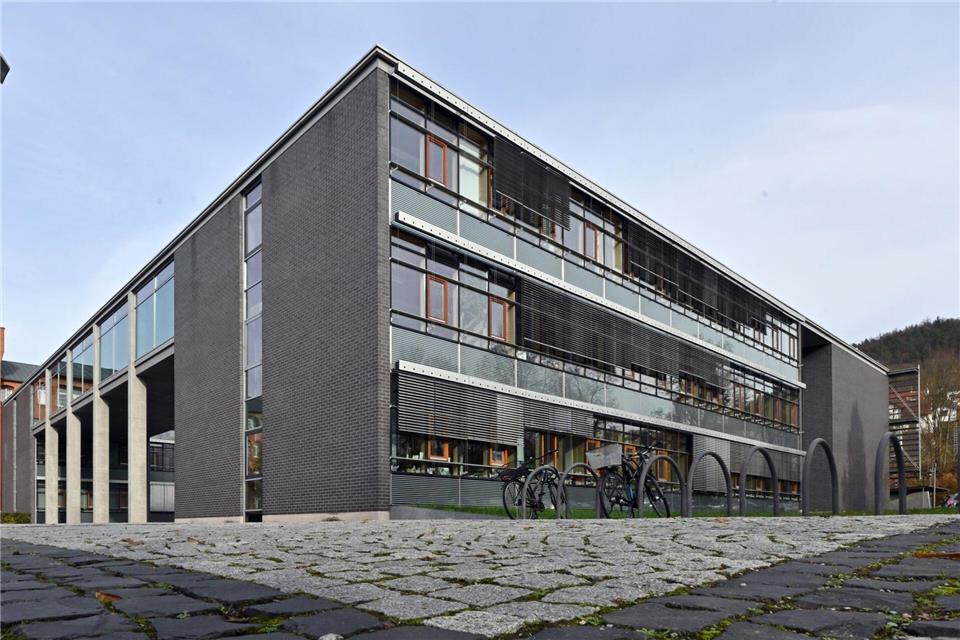 Das Verwaltungsgericht in Meiningen überprüft nach neuen Vorgaben aus Karlsruhe die Richterbesoldung erneut. (Archivbild)Martin Schutt/dpa