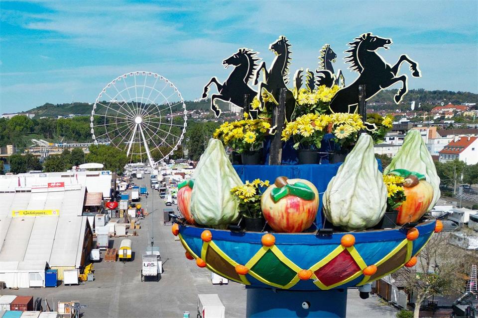 Das Volksfest teilt sich das Areal am Neckar in diesem Jahr wieder mit dem Landwirtschaftlichen Hauptfest.(Archiv)Bernd Weißbrod/dpa