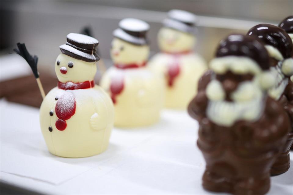 Das Weihnachtsgeschäft ist für die Hersteller besonders wichtig.Christoph Reichwein/dpa