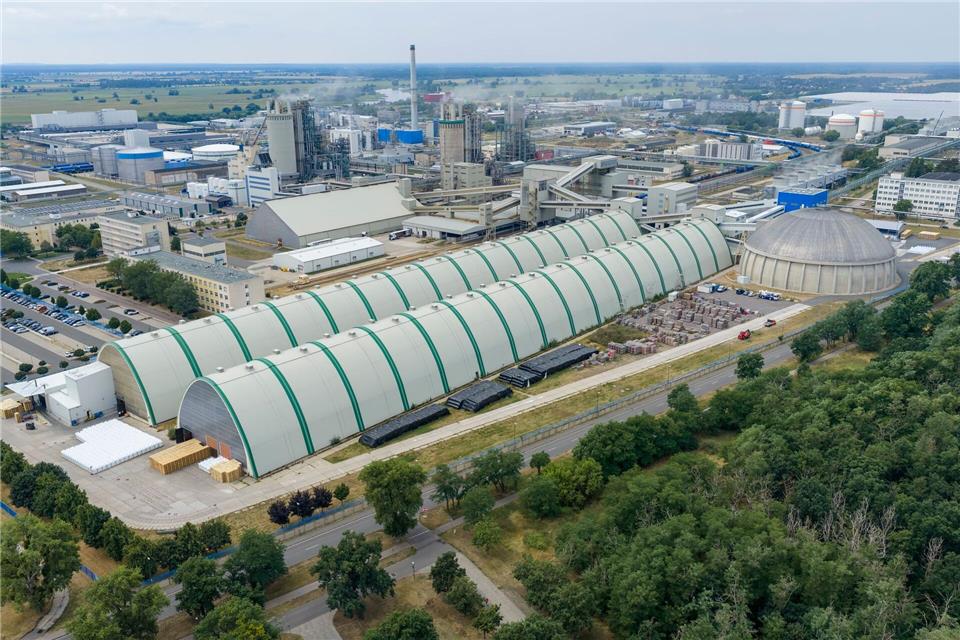 Das Werk der SKW Piesteritz spielt eine wichtige Rolle für die heimische Düngemittelproduktion.Jan Woitas/dpa