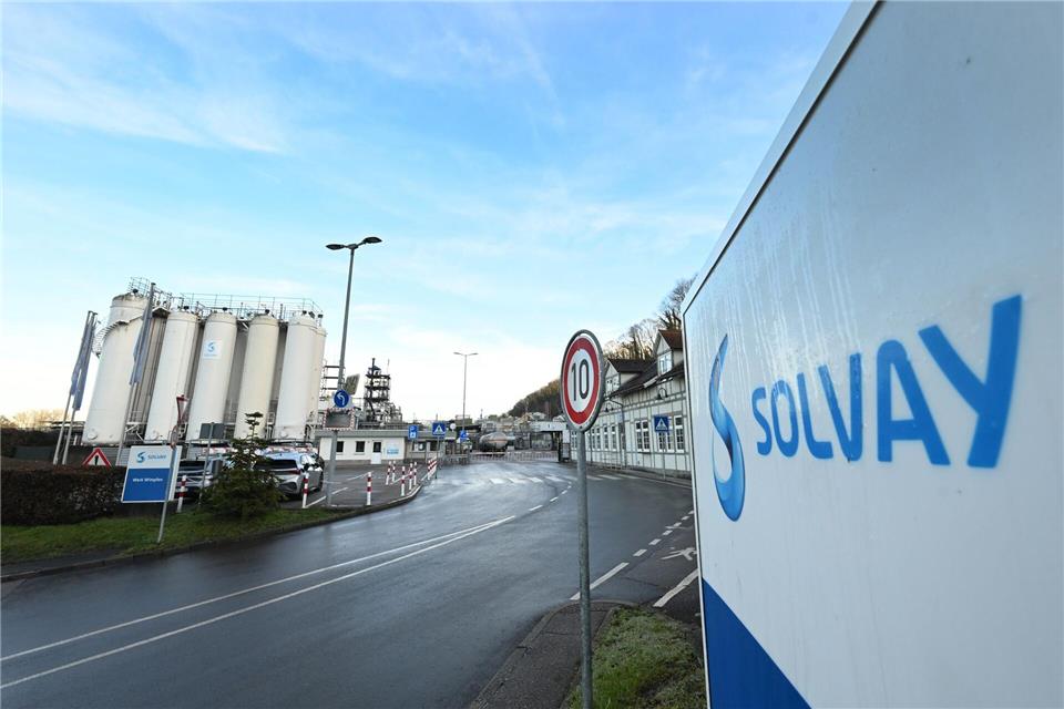 Das Werk des Unternehmens Solvay in Bad Wimpfen steht im Verdacht, Quelle der hohen Treibhausgas-Emissionen zu sein. (Archivbild)Bernd Weißbrod/dpa