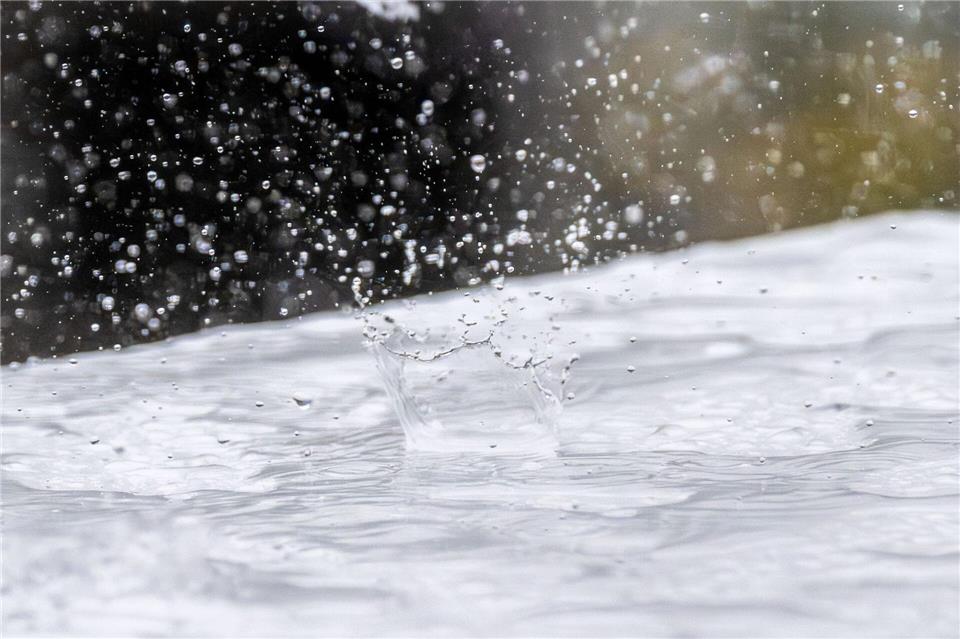 Das Wetter in Bayern wird in den kommenden Tagen schlechter. (Archivbild)Pia Bayer/dpa