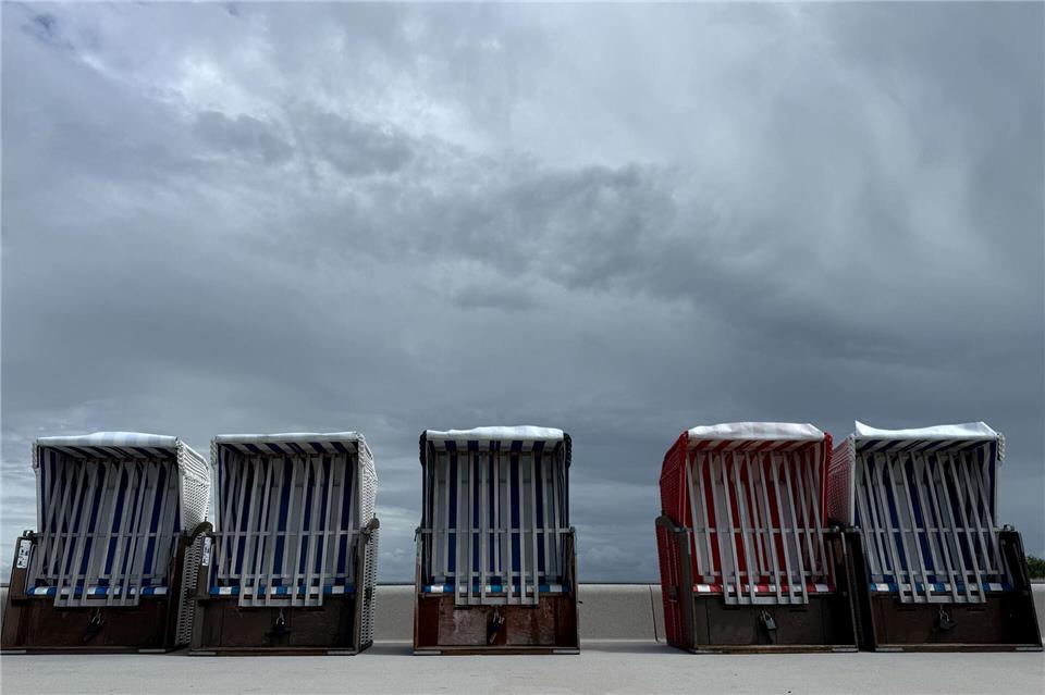 Das Wetter in Norddeutschland wird zur Wochenmitte zunehmend unbeständig. (Symbolbild)Daniel Bockwoldt/dpa