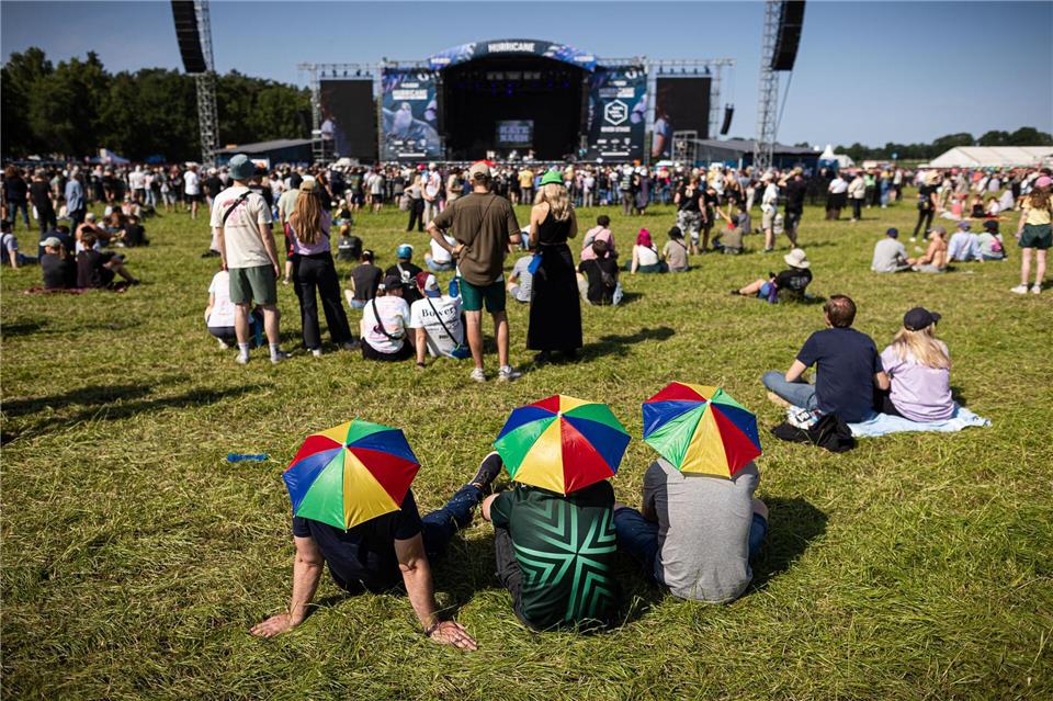 Das Wochenende bringt Sommer pur – mit Sonne und Temperaturen über 30 Grad in Niedersachsen und Bremen. (Symbolbild)Moritz Frankenberg/dpa