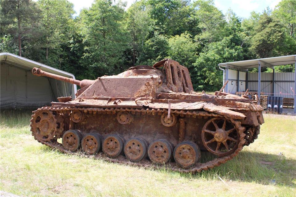 Das Wrack aus dem Zweiten Weltkrieg soll ausgestellt werden.Kai Moorschlatt/dpa