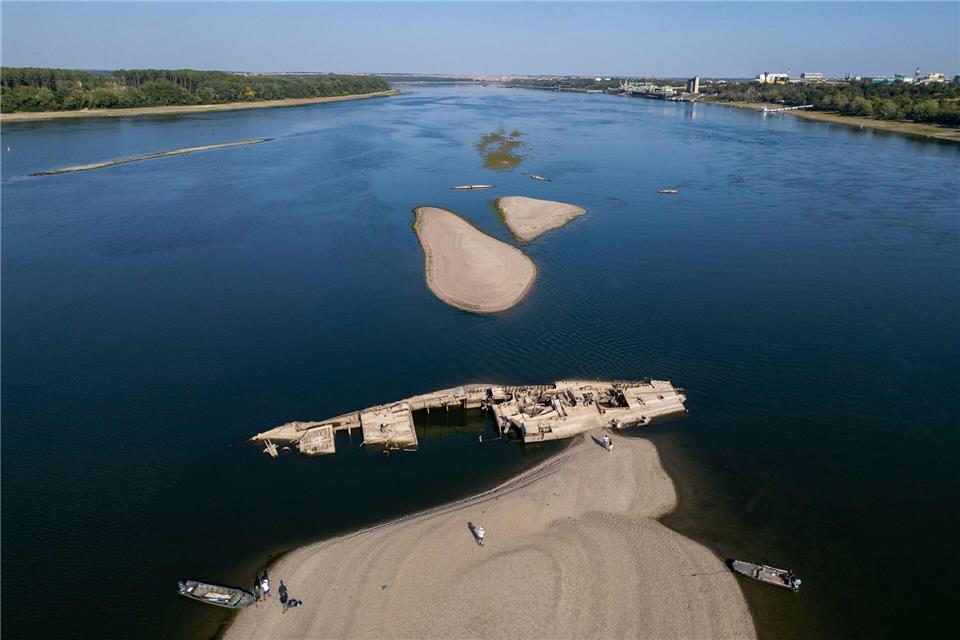 Das Wrack eines deutschen Kriegsschiffs liegt in der Donau.Marko Drobnjakovic/AP/dpa