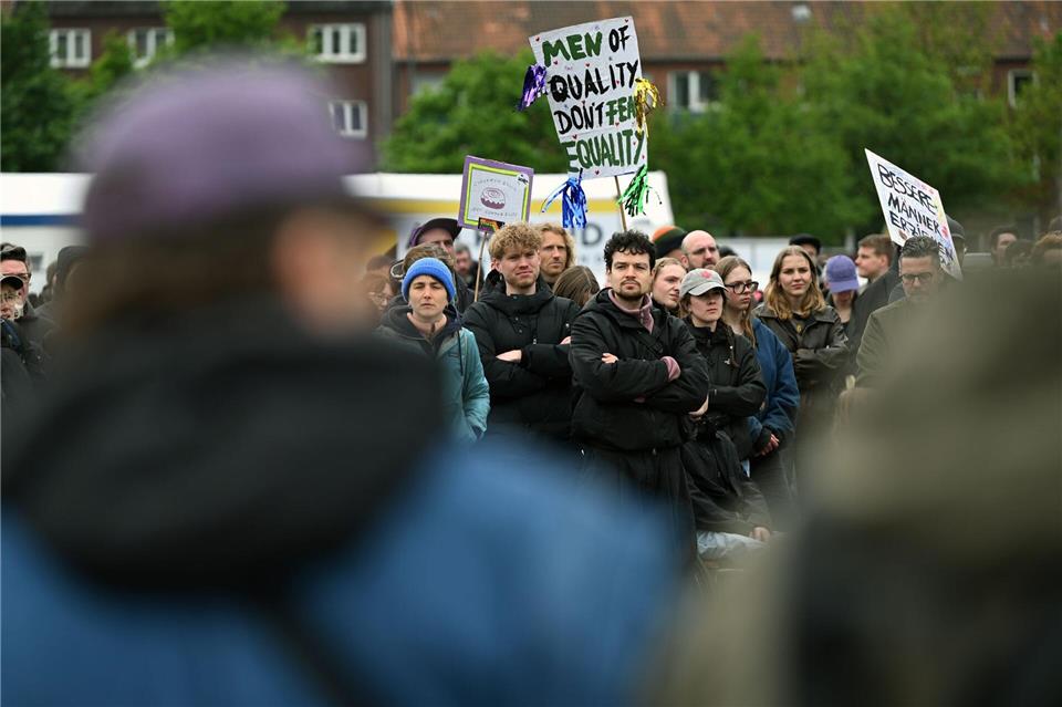 Das Ziel der Aktion sei es, den Männertag inhaltlich neu zu besetzen.Lilli Förter/dpa