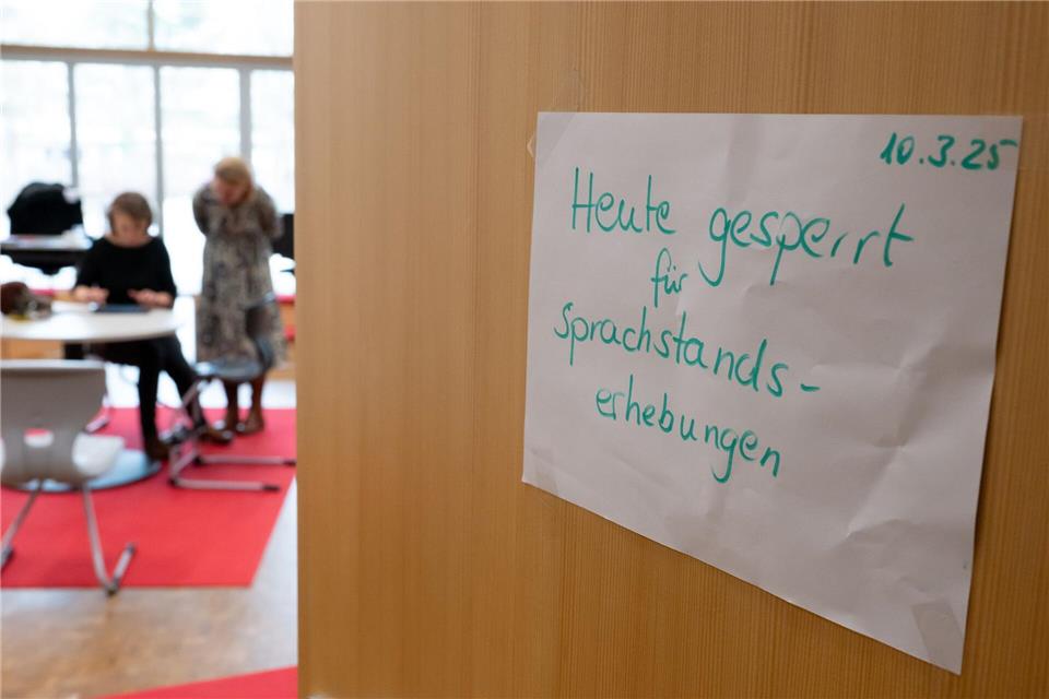 Lehrervertreter: Sprachtests für Kita-Kinder verbessern  Das Ziel des Sprachscreenings: Alle Kinder sollen bei der Einschulung gut genug Deutsch sprechen.Peter Kneffel/dpa