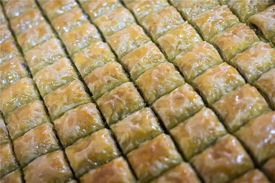 Das Zuckerfest markiert im Islam das Ende des Fastenmonats Ramadan. Boris Roessler/dpa