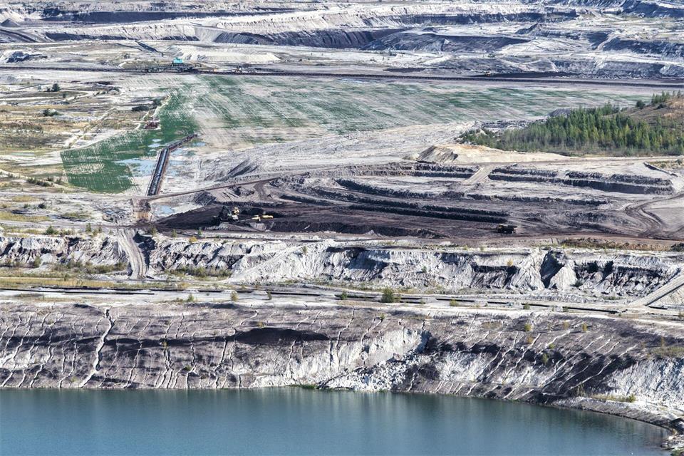 Das ausgekohlte Abbaufeld Schwerzau im Tagebau Profen - hier entsteht der gleichnamige Schwerzauer See. Jan Woitas/dpa