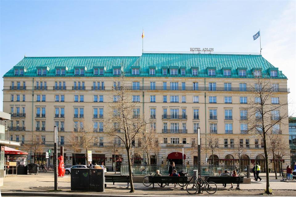 Das berühmte Grandhotel Adlon trägt den Namen einer Familie. (Archivbild)  Gerald Matzka/dpa-Zentralbild/dpa