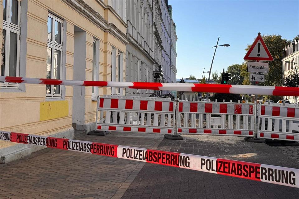 Das betroffene Haus bleibt vorerst gesperrt.Birgitta von Gyldenfeldt/dpa