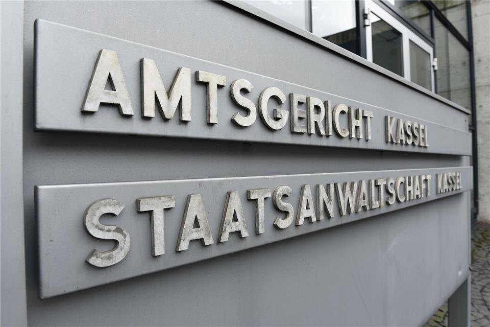 Das damals zweijährige Kind hatte aus einer Wasserflasche getrunken, die Bestandteil eines Kindermenüs ist. (Symbolbild)Uwe Zucchi/dpa