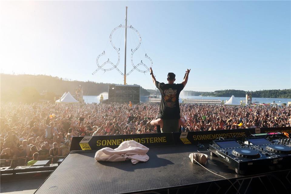 Das deutsche DJ-und Produzentenduo „HBz“ tritt auf beim Techno-Festivals „SonneMondSterne“ an der Bleilochtalsperre.Bodo Schackow/dpa