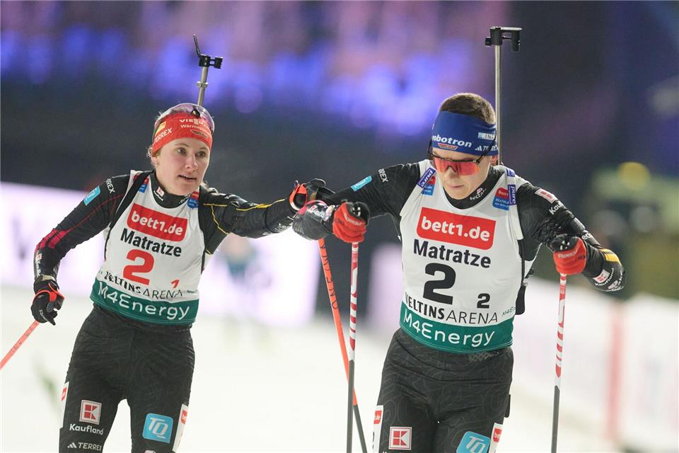 Das deutsche Team Justus Strelow und Janina Hettich-Walz beim Biathlon auf Schalke. Bernd Thissen/dpa