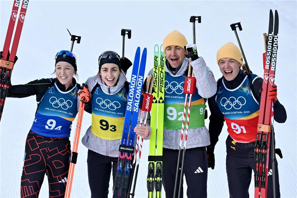 Das deutsche Team feiert Olympia-Bronze in Antholz.Hendrik Schmidt/dpa