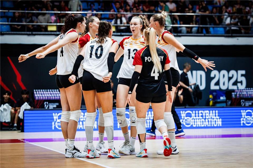 Das deutsche Team setzte sich am Ende glatt durch.---/Deutscher Volleyball-Verband /dpa