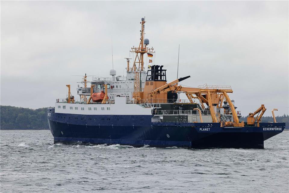 Das eigentlich für Forschungszwecke verwendete Schiff „Planet“ erfüllt laut der Marine die gestiegenen Anforderungen der Nato.Frank Molter/dpa