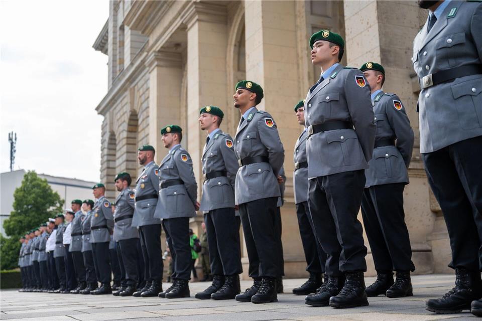 Das erste Bundeswehrgelöbnis vor dem Abgeordnetenhaus fand im Mai 2024 statt. (Archivbild)Christophe Gateau/dpa