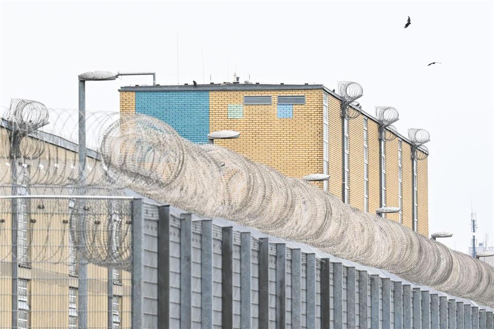 Das erste Großprojekt der NIA soll die Modernisierung der JVA Hannover werden.Julian Stratenschulte/dpa