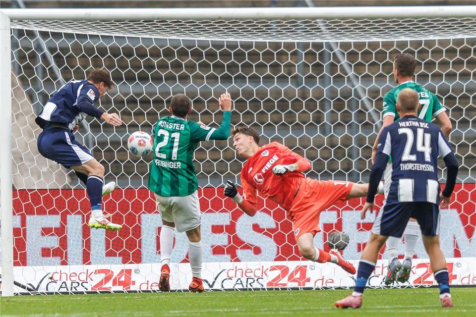 Das erste Heimtor im vierten Heimspiel: Sebastian Grönning erzielt das 1:0 gegen Preußen Münster.Andreas Gora/dpa