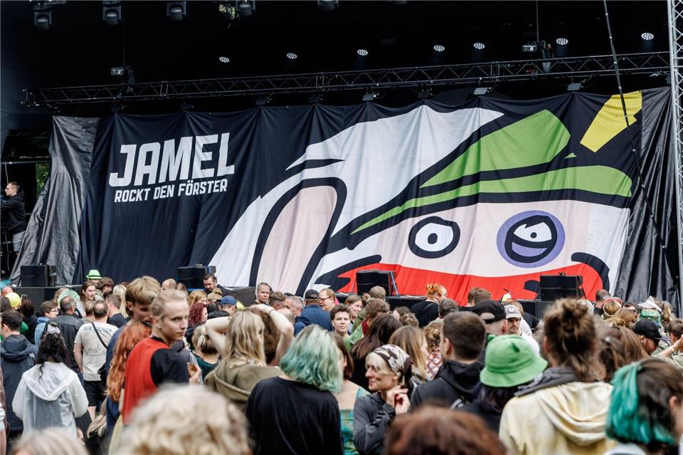 Das geplante Festival „Jamel rockt den Förster“ beschäftigt schon länger Gerichte - vor allem wegen eines Streits mit der örtlichen Gemeinde. (Archivfoto)Markus Scholz/dpa