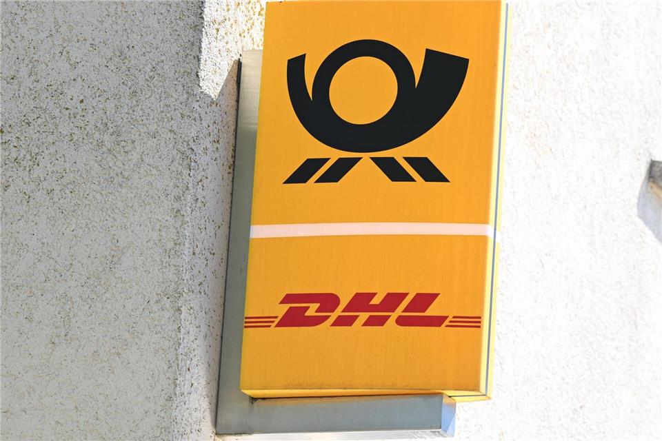 Das gute alte Posthorn als Logo für das Stammgeschäft von DHL, dem Briefgeschäft in Deutschland.Bernd Weißbrod/dpa