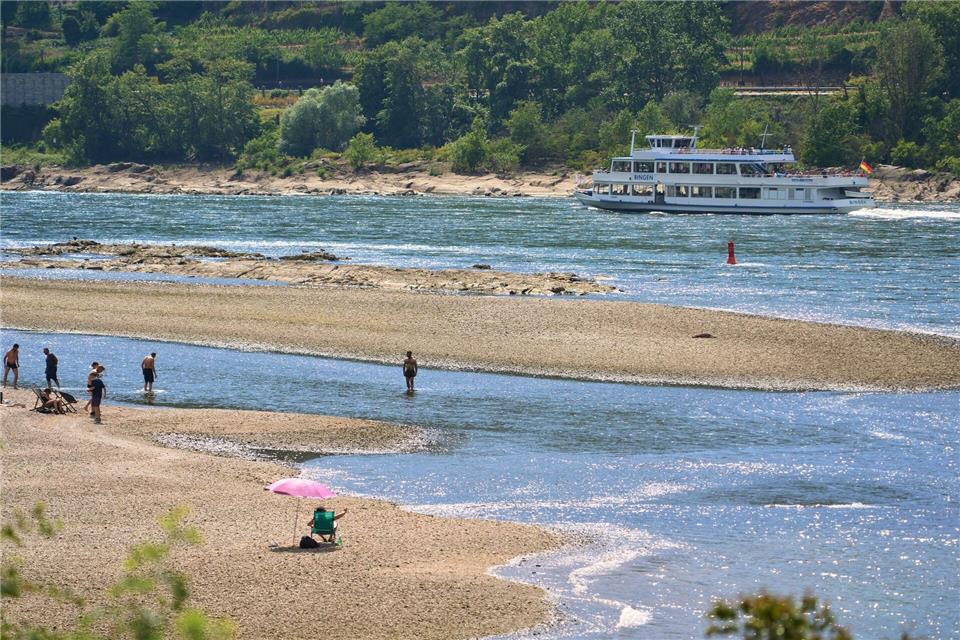 Das heiße und schwüle Sommerwetter strengt viele Menschen an. Thomas Frey/dpa