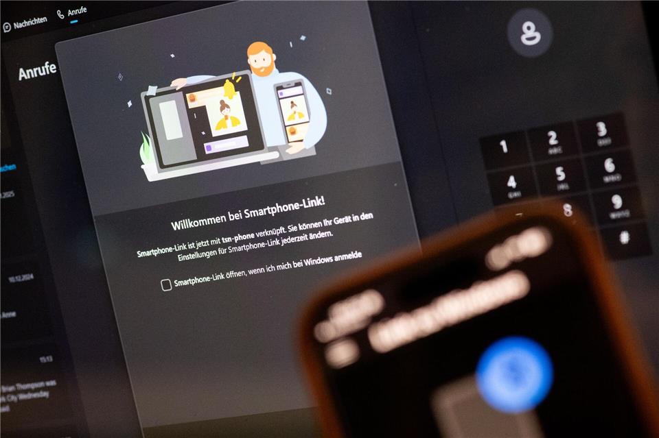 Das iPhone spricht mit dem PC? Kein Problem mit dem Smartphone Link - einer App für Windows und iOS.Franziska Gabbert/dpa-tmn