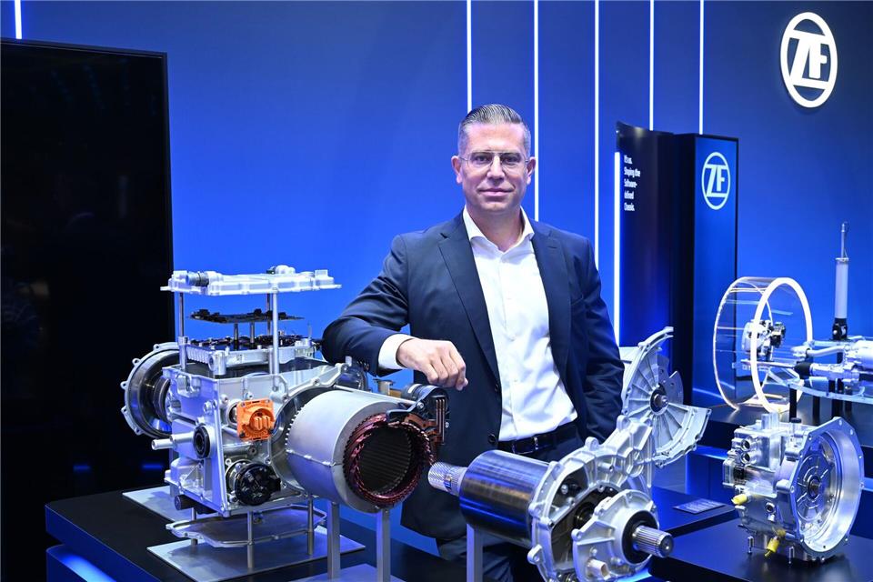 Das sind die größten Baustellen beim Autozulieferer ZF Das ist der Mann, der es nun richten soll. Felix Kästle/ZF/dpa
